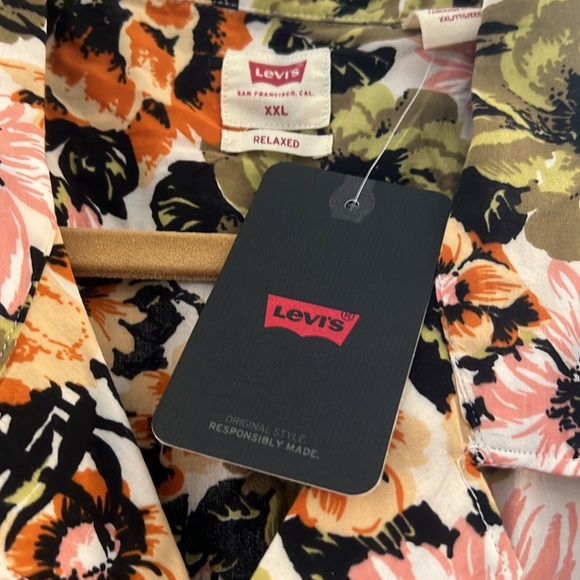 Levi’s Men’s Floral Short Sleeve Button-down - Picture 4 of 4